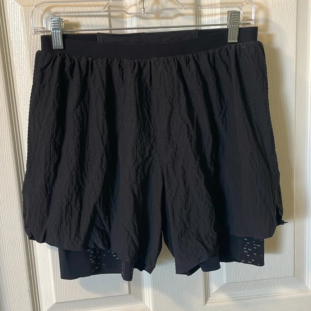 Lululemon Surge Lined Special Edition 6" Men's Black Athletic Shorts, size M. - Picture 3 of 12